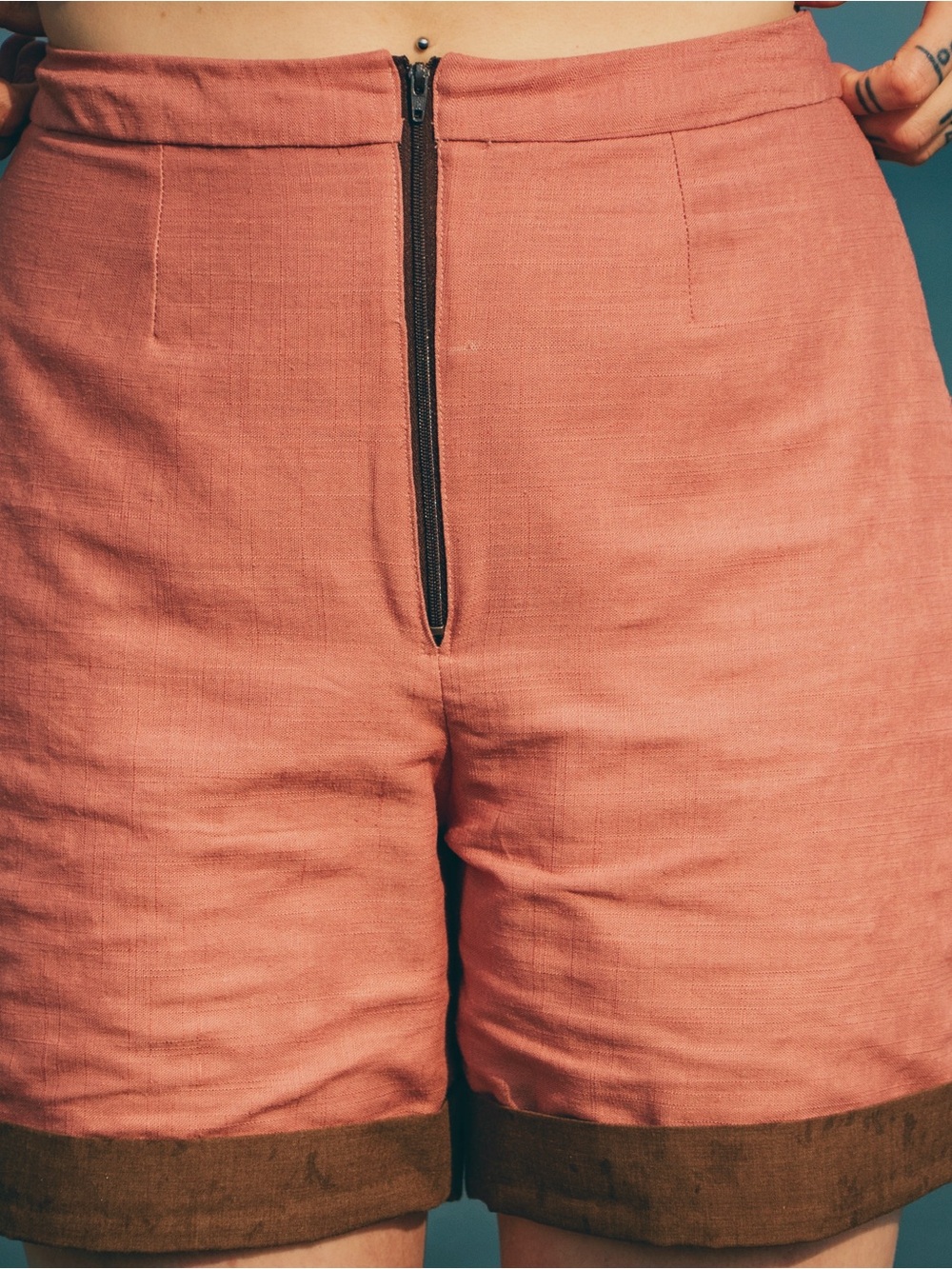 High-Waist Pink Linen Shorts with Brown Cuffs